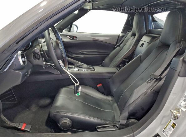 JM1NDAM74S0653229 2025 MAZDA MX-5 Gray Front interior view