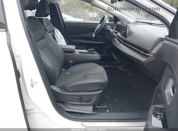 JN1BF0BA6PM402219 2023 NISSAN ARIYA White Widok wnętrza z przodu