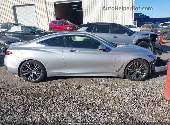 JN1EV7EK4KM231685 2019 INFINITI Q60 Серебряный Вид задней части салона