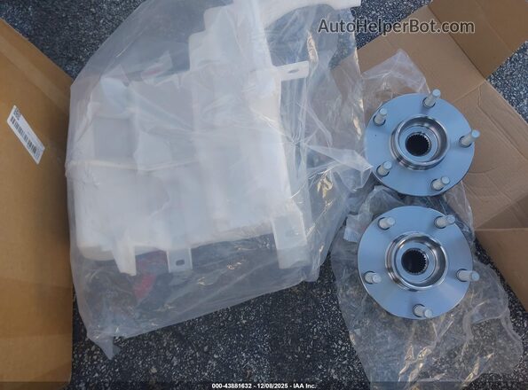 JN1FV7EL5JM631024 2018 INFINITI Q60 White Սարքավորումների վահանակի տեսք