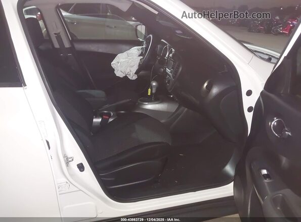 JN8AF5MR3HT703597 2017 NISSAN JUKE Белый Вид салона спереди