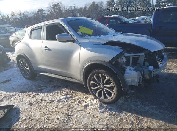 JN8AF5MV4HT752434 2017 NISSAN JUKE Серебряный Передняя правая четверть