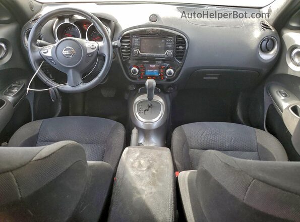 JN8AF5MV9HT750825 2017 NISSAN JUKE Серебряный Вид панели приборов