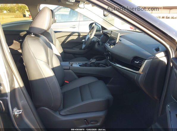JN8BT3CA4SW011108 2025 NISSAN ROGUE Серый Вид салона спереди