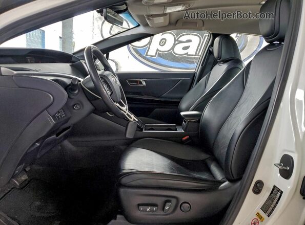 JTDBVRBD3HA001552 2017 TOYOTA MIRAI Белый Вид салона спереди