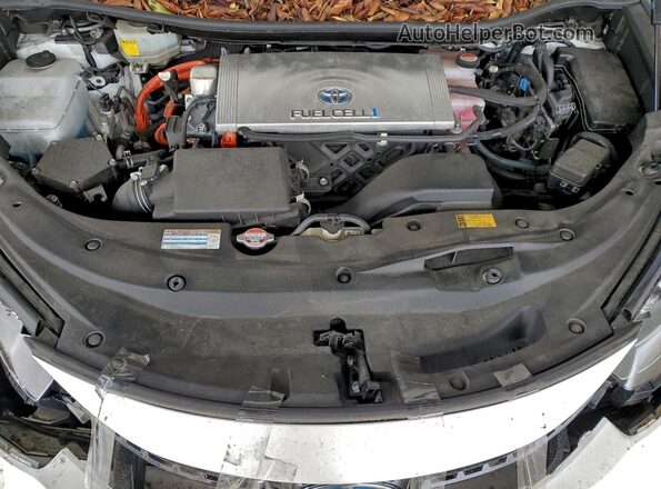 JTDBVRBD3HA001552 2017 TOYOTA MIRAI Белый Вид задней части салона