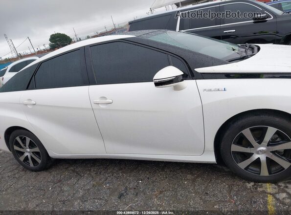 JTDBVRBD5JA005379 2018 TOYOTA MIRAI White Вид задньої частини салону