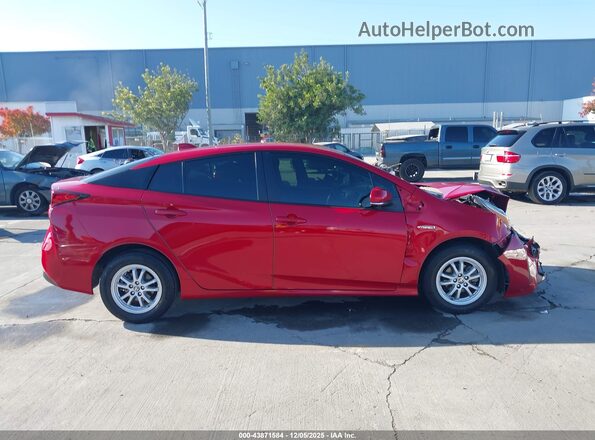 JTDKAMFU8M3131284 2021 TOYOTA PRIUS Красный Вид задней части салона