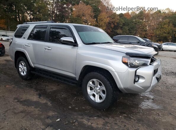 JTEMU5JR0M5907237 2021 TOYOTA 4RUNNER Серебряный Передняя правая четверть