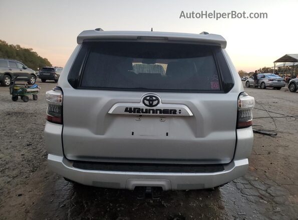 JTEMU5JR0M5907237 2021 TOYOTA 4RUNNER Серебряный Вид сзади