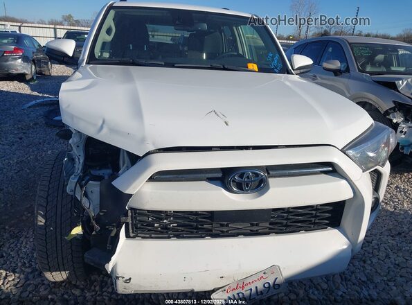 JTEMU5JR2R6287508 2024 TOYOTA 4RUNNER White Սալոնի հետևի տեսք