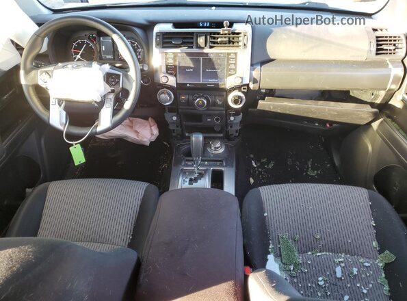 JTEMU5JR9R6233980 2024 TOYOTA 4RUNNER Blue Widok deski rozdzielczej