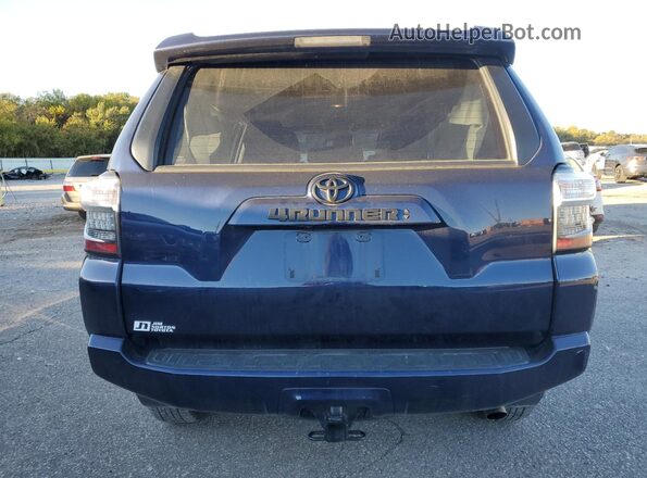 JTEMU5JR9R6233980 2024 TOYOTA 4RUNNER Blue Widok z tyłu