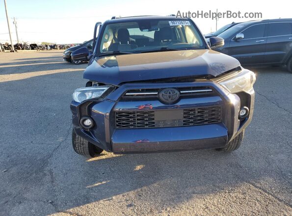 JTEMU5JR9R6233980 2024 TOYOTA 4RUNNER Blue Widok z przodu