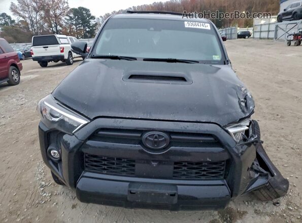 JTERU5JR7R6229061 2024 TOYOTA 4RUNNER Black Front view