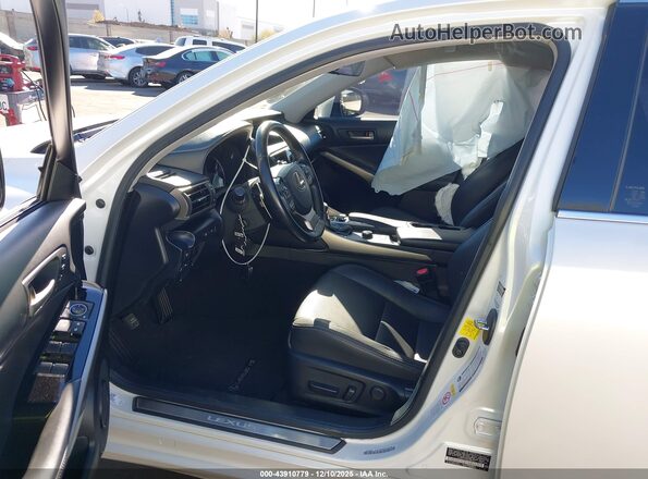 JTHBA1D23K5088151 2019 LEXUS IS 300 Белый Вид салона спереди