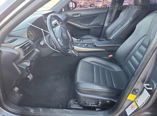 JTHBA1D28J5083459 2018 LEXUS IS Серый Вид салона спереди