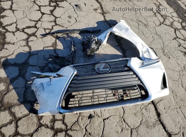 JTHBA1D2XJ5079932 2018 LEXUS IS White Вид підкапотного простору