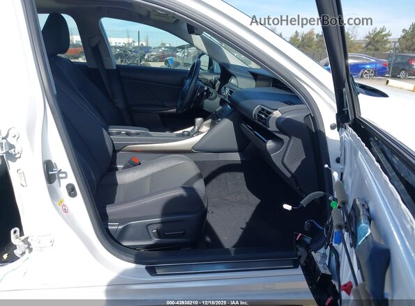 JTHBA1D2XK5087983 2019 LEXUS IS 300 Белый Вид салона спереди
