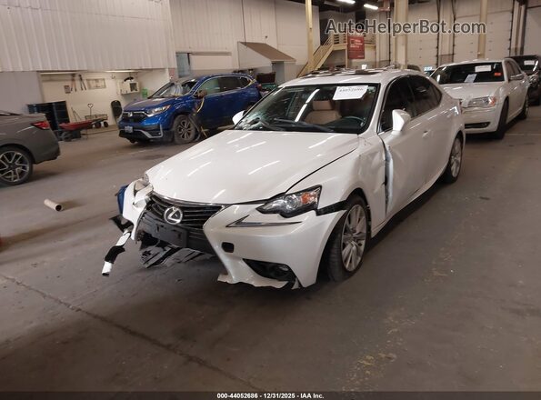 JTHCM1D20G5002717 2016 LEXUS IS 300 Белый Вид спереди