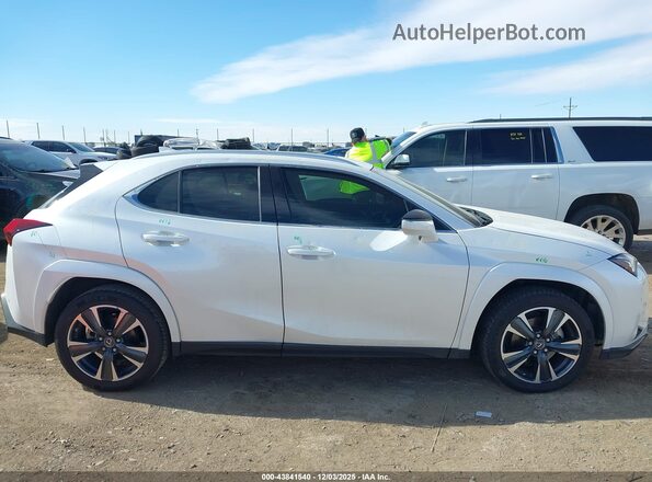 JTHP3JBH8N2047429 2022 LEXUS UX 200 White უკანა სალონის ხედი