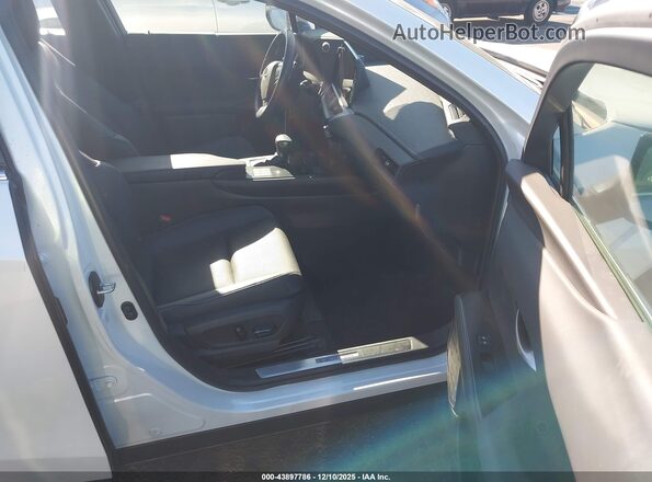 JTHP6JBH7R2192331 2024 LEXUS UX 250H White Вид салону спереду