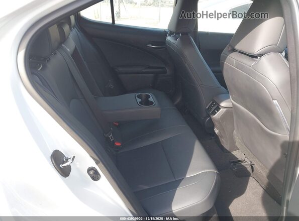 JTHP9JBH8M2042695 2021 LEXUS UX 250H White Vista de la etiqueta del VIN