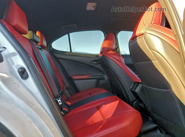 JTHR9JBH5M2037947 2021 LEXUS UX Белый Вид задних сидений