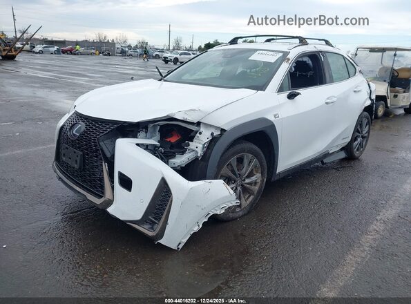 JTHU9JBH6K2011395 2019 LEXUS UX 250H Белый Передняя левая четверть