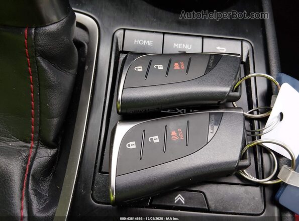 JTHU9JBH8K2015545 2019 LEXUS UX 250H Серый Вид панели приборов