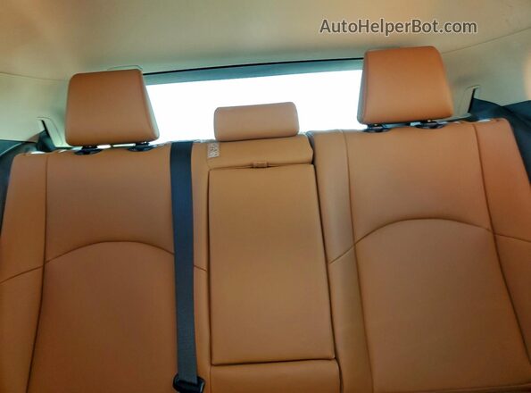 JTHX3JBH0N2047232 2022 LEXUS UX White Հետևի նստատեղերի տեսք