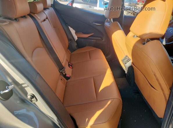 JTHX3JBH8N2049505 2022 LEXUS UX Silver Vista interior trasera