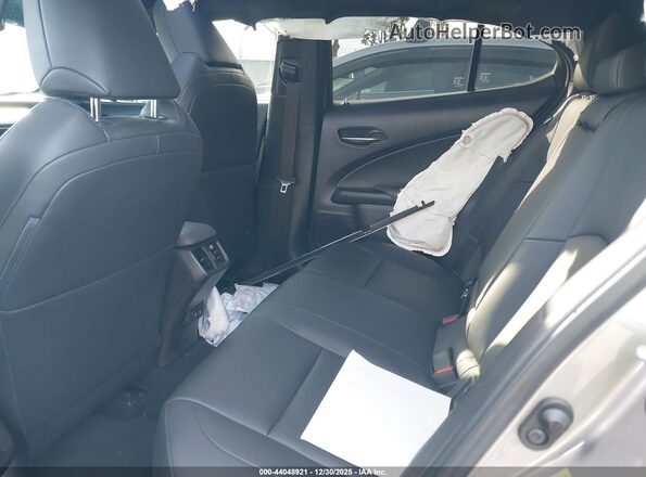 JTHY3JBH3K2013818 2019 LEXUS UX 200 Gray Vista de la etiqueta del VIN