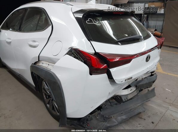 JTHY3JBH6K2003638 2019 LEXUS UX 200 White Front view