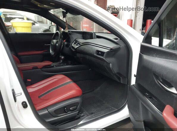 JTHY3JBH6K2003638 2019 LEXUS UX 200 White Front interior view