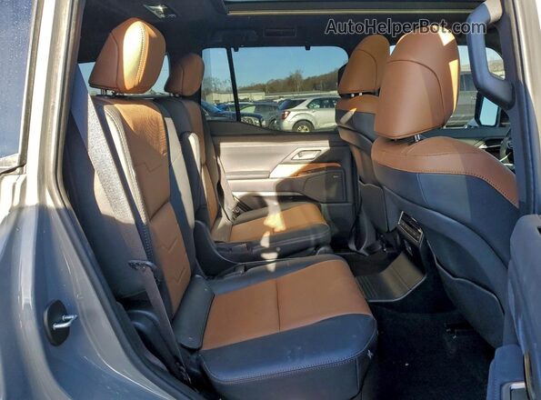 JTJVBCDX7S5049935 2025 LEXUS GX Gray Widok wnętrza z tyłu