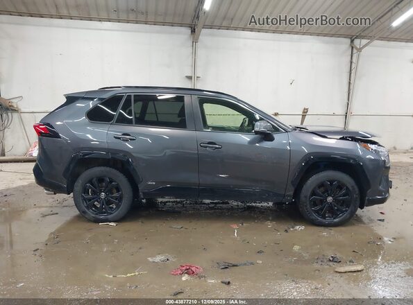 JTM16RFV2NJ015675 2022 TOYOTA RAV4 HYBRID Gray Вид задньої частини салону