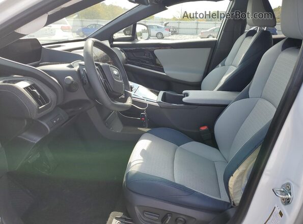JTMABABA7SA093302 2025 SUBARU SOLTERRA White Vista interior delantera
