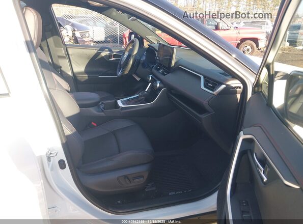 JTMFB3FV1SD274196 2025 TOYOTA RAV4 PLUG-IN HYBRID White წინა სალონის ხედი
