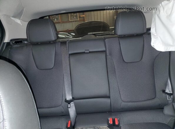 KL4AMCSL5TB022029 2026 BUICK ENCORE White Вид задніх сидінь