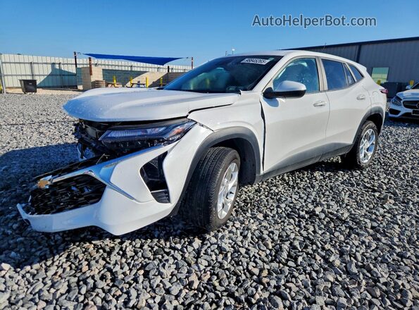 KL77LFE20RC002391 2024 CHEVROLET TRAX White Vista tres cuartos delantera izquierda