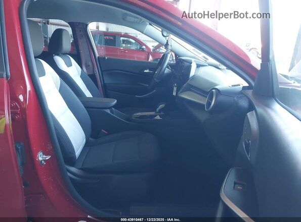 KL77LFEP4TC009783 2026 CHEVROLET TRAX Maroon Front interior view