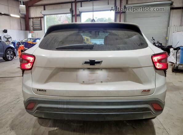 KL77LGE28RC063963 2024 CHEVROLET TRAX White Вид ззаду