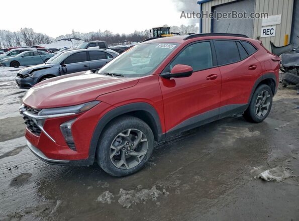 KL77LHEP6TC005827 2026 CHEVROLET TRAX Бордовый Передняя левая четверть