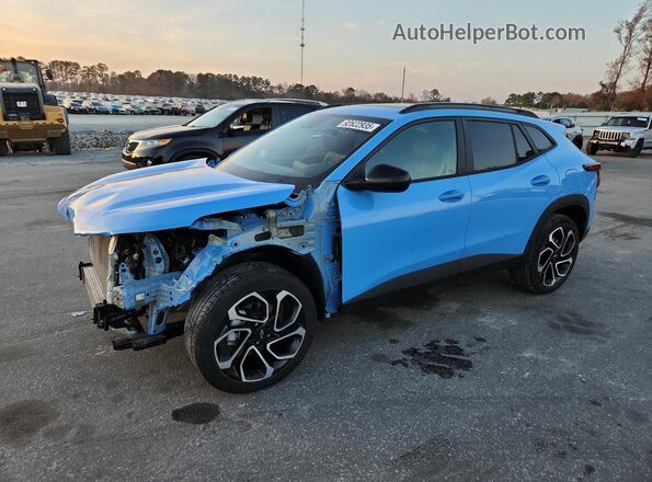 KL77LJE23RC047473 2024 CHEVROLET TRAX Синий Передняя левая четверть