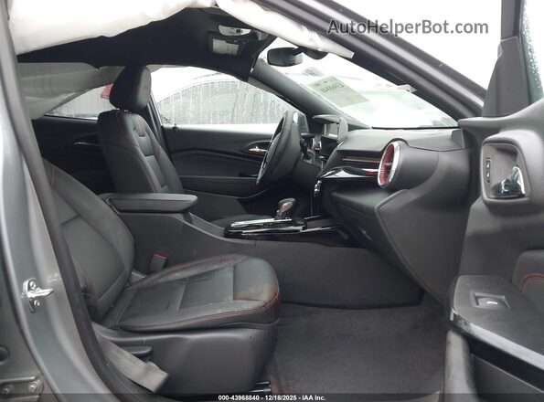 KL77LJEP0TC017723 2026 CHEVROLET TRAX Silver Front interior view