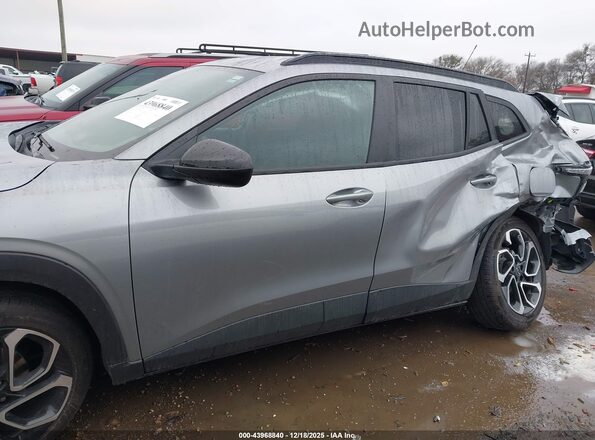 KL77LJEP0TC017723 2026 CHEVROLET TRAX Silver 360 interior view