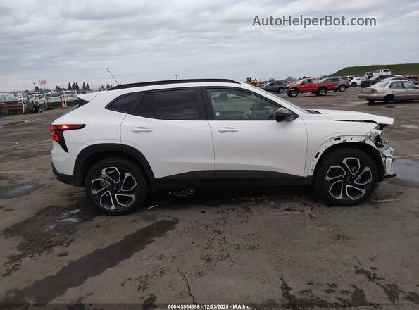 KL77LJEP9SC242219 2025 CHEVROLET TRAX Белый Панорамный вид салона 360°