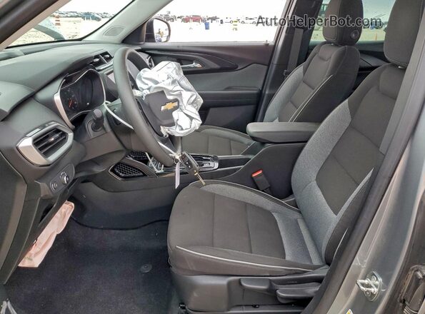KL79MMS20PB185776 2023 CHEVROLET TRAILBLAZER Gray წინა სალონის ხედი