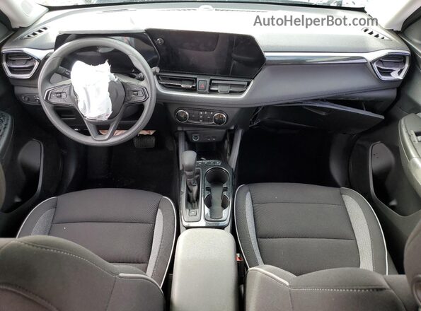 KL79MMSL3TB033249 2026 CHEVROLET TRAILBLAZER Серый Вид панели приборов